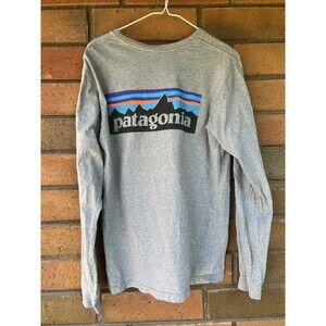 Patagonia P-6 Logo Shirt Regular Fit Long Sleeve Spell Out | Size Medium‎ | Gray